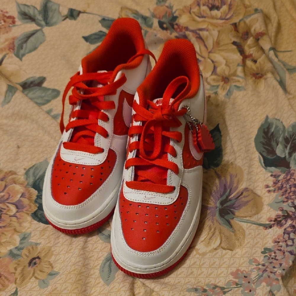 Nike Kids Red and White Low-Top Sneakers